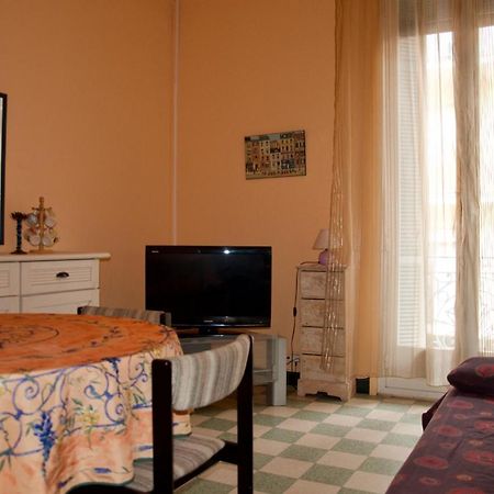 Appartement 2 Les Clematites ม็องตง ภายนอก รูปภาพ