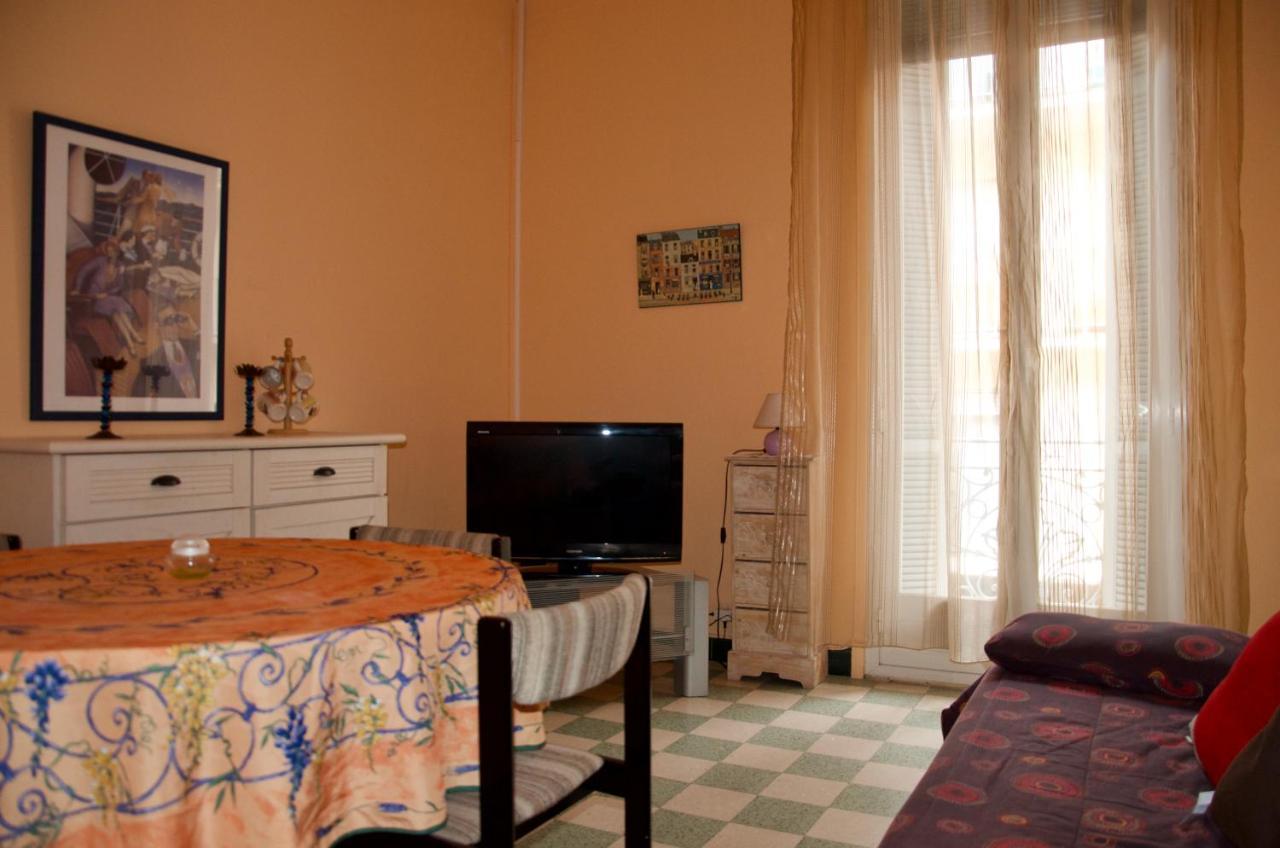 Appartement 2 Les Clematites ม็องตง ภายนอก รูปภาพ