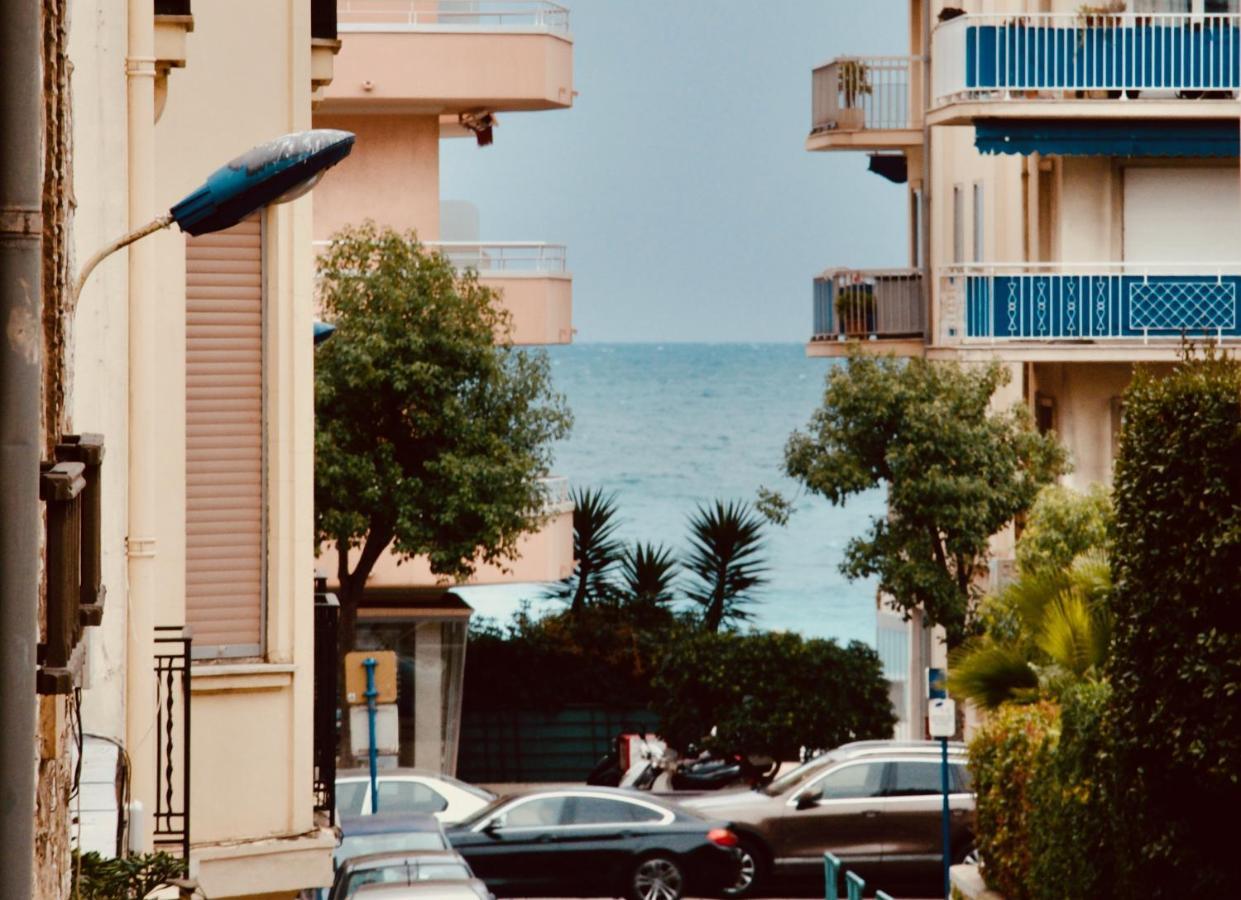 Appartement 2 Les Clematites ม็องตง ภายนอก รูปภาพ