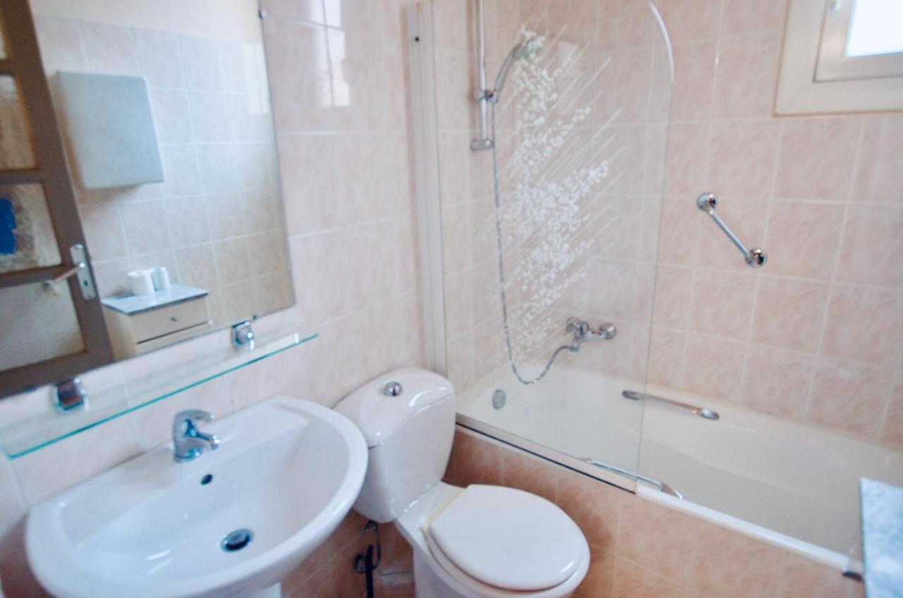 Appartement 2 Les Clematites ม็องตง ภายนอก รูปภาพ
